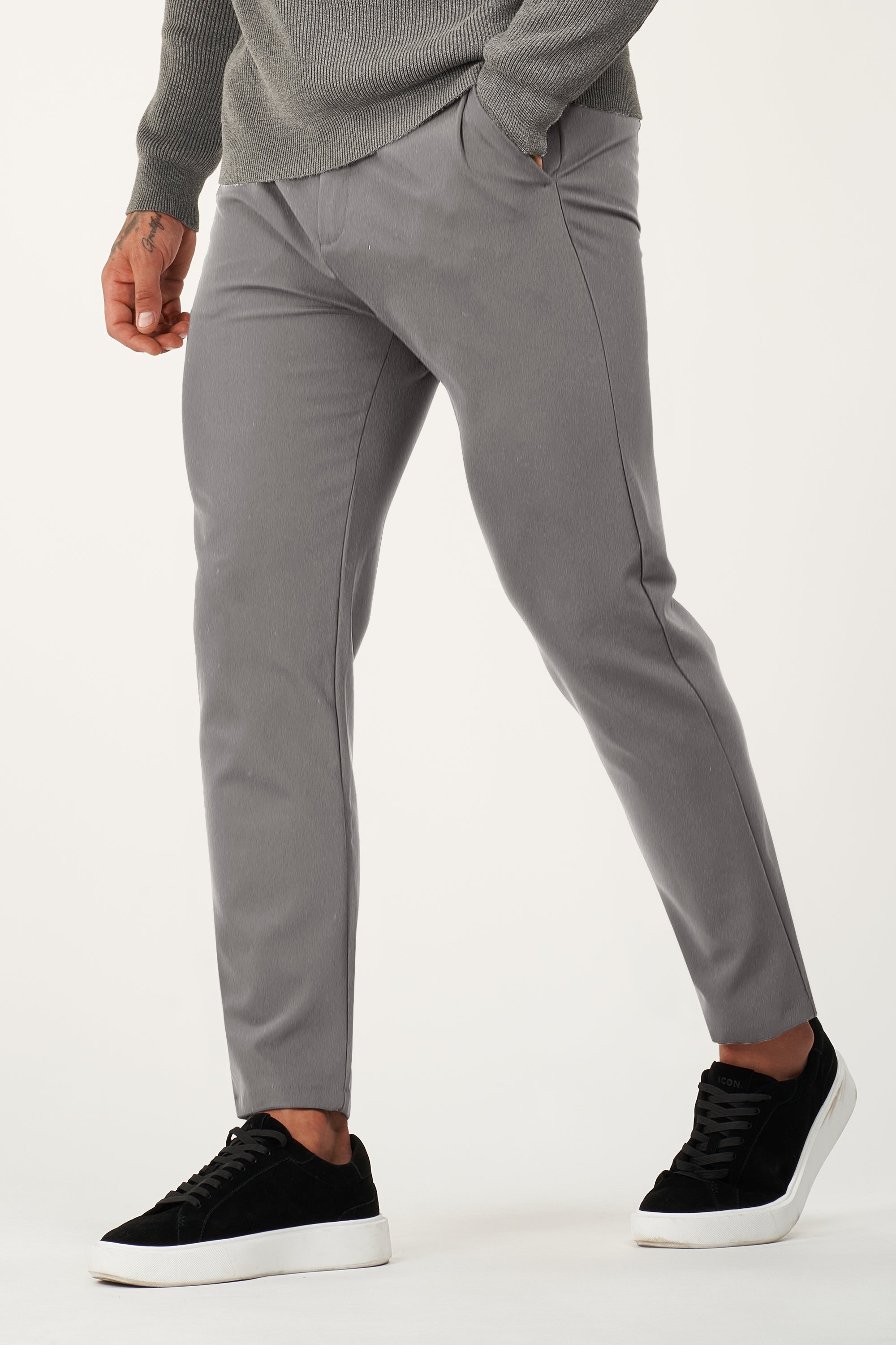 THE TECH PANTS