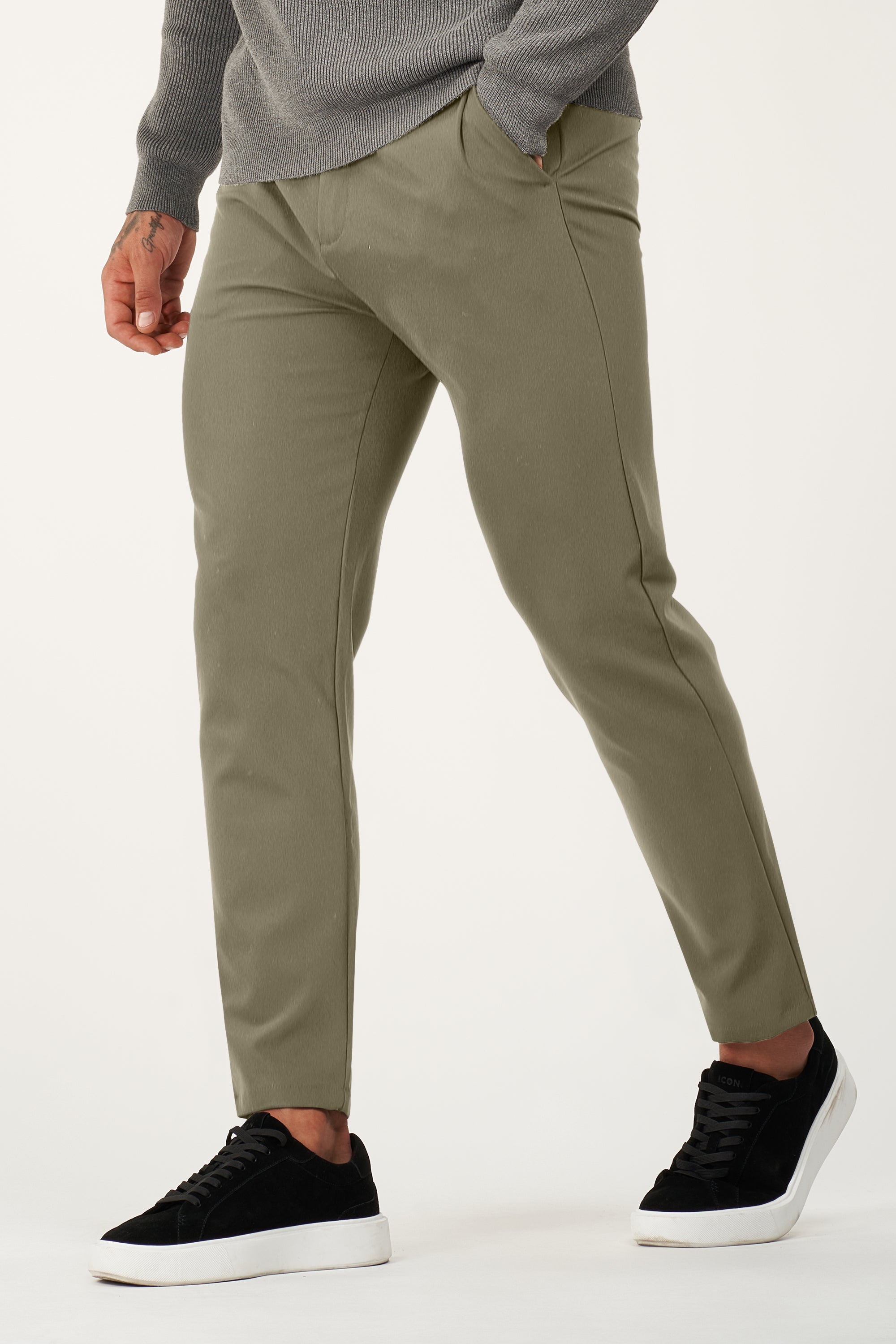 THE TECH PANTS
