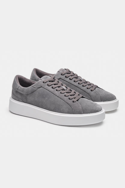 THE CLASSIC SUEDE TRAINER