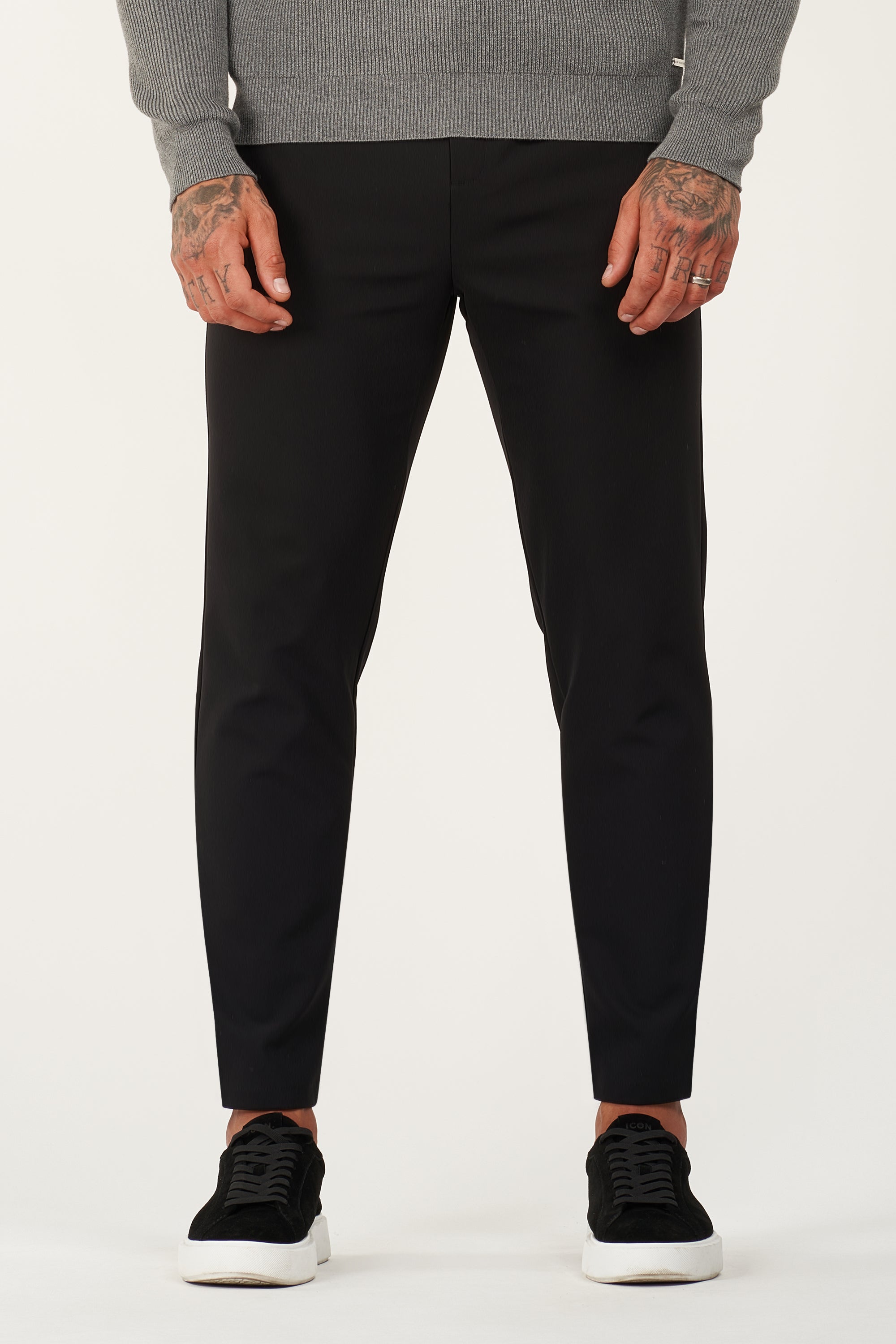 THE TECH PANTS