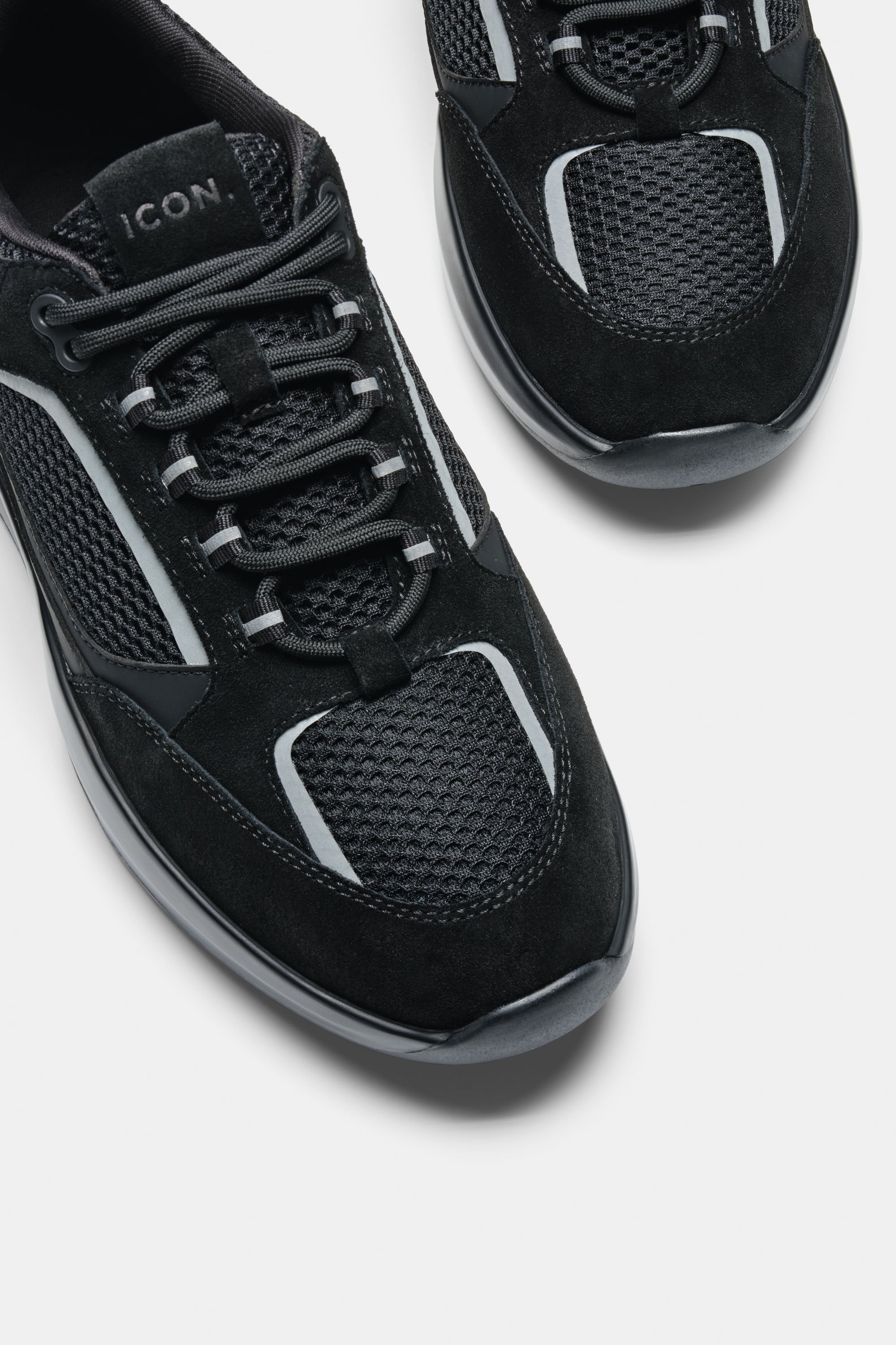 THE AREZZO RUNNER