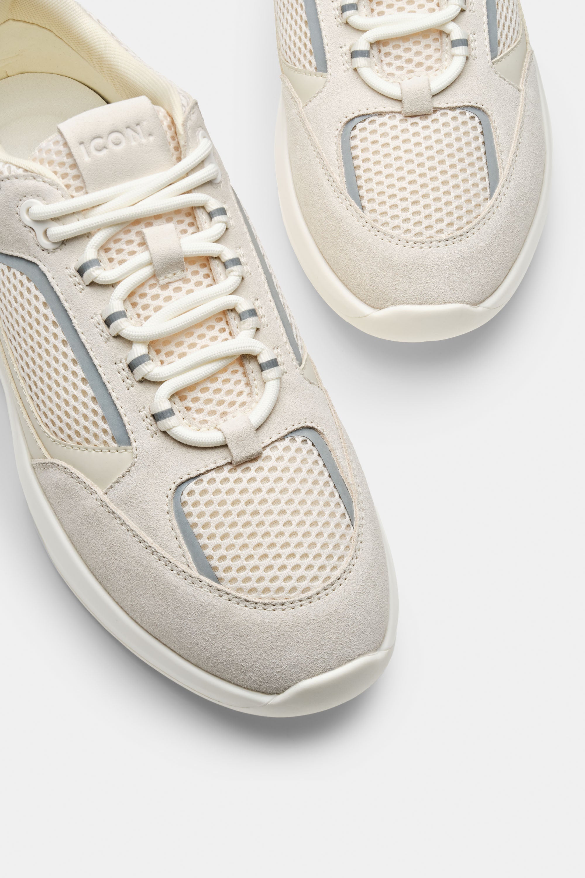 THE AREZZO RUNNER