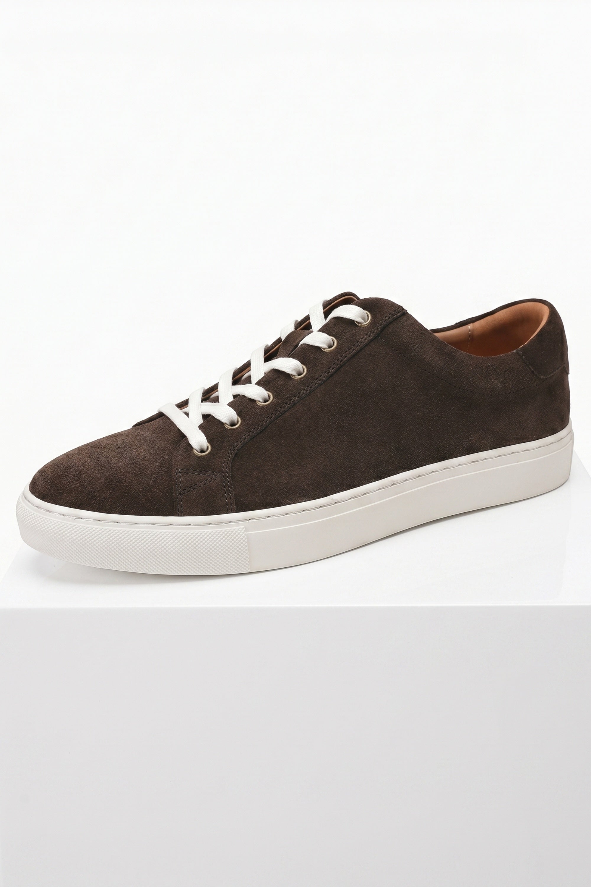 THE LUCCA SUEDE TRAINER