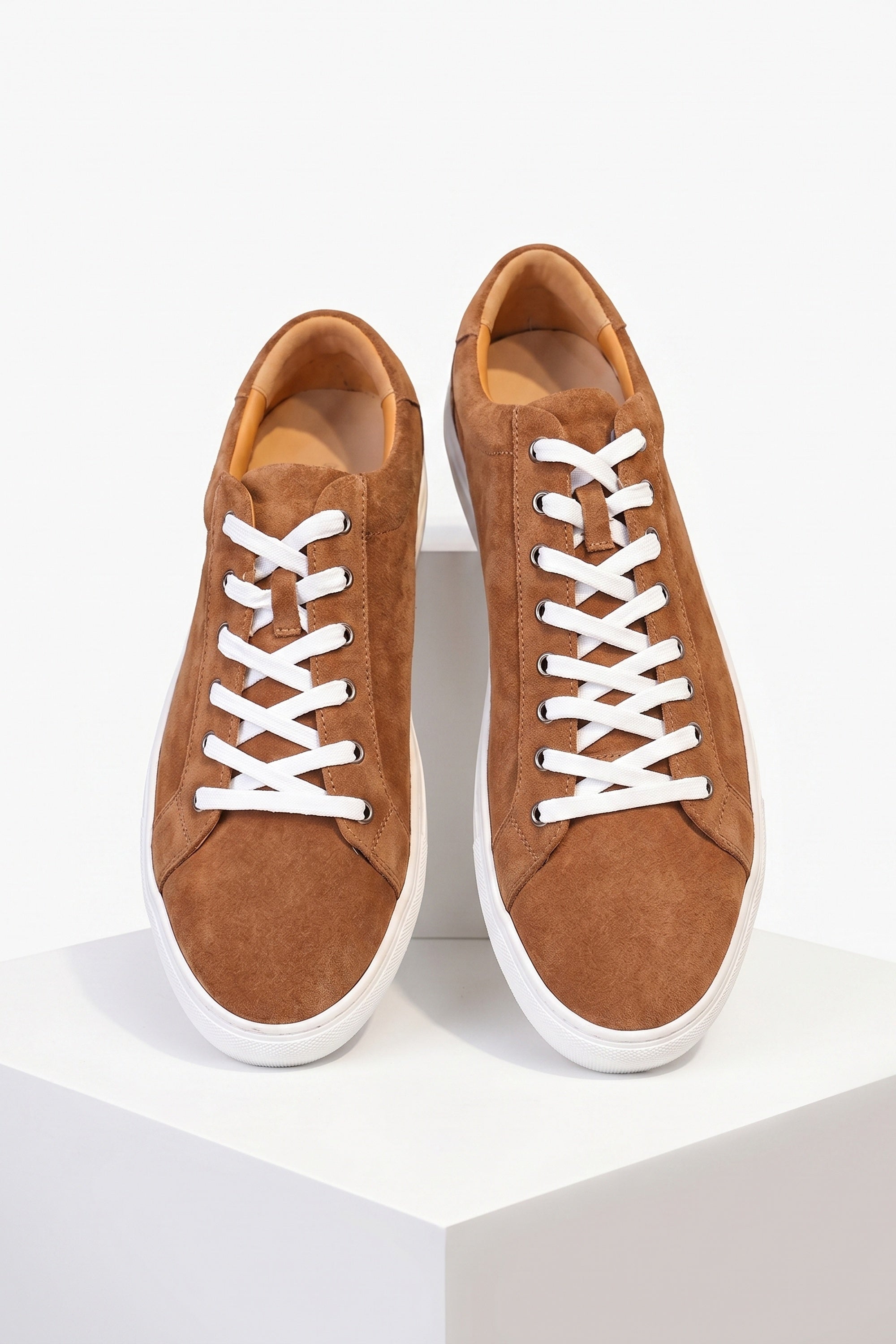 THE LUCCA SUEDE TRAINER