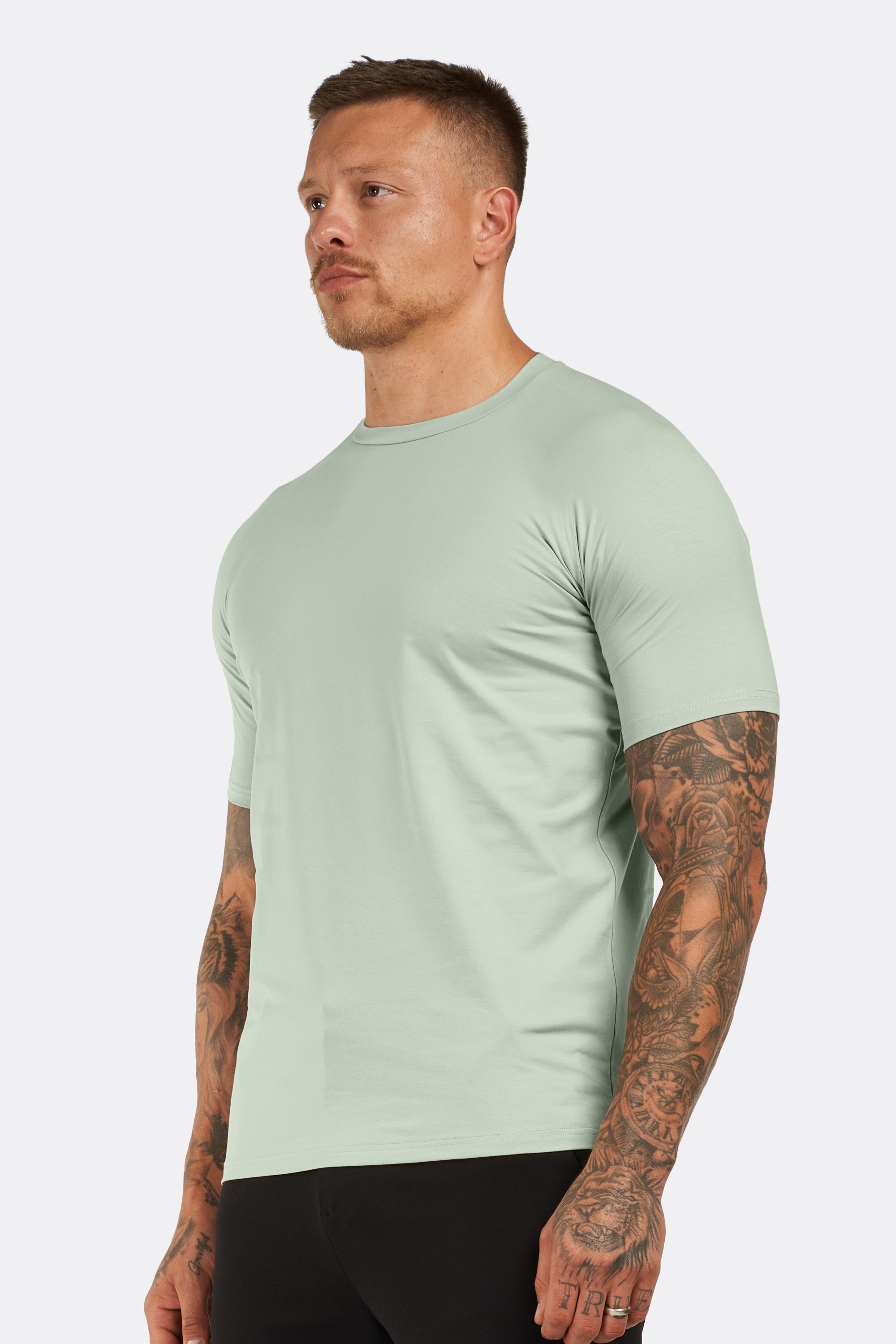 THE ESSENTIAL T-SHIRT