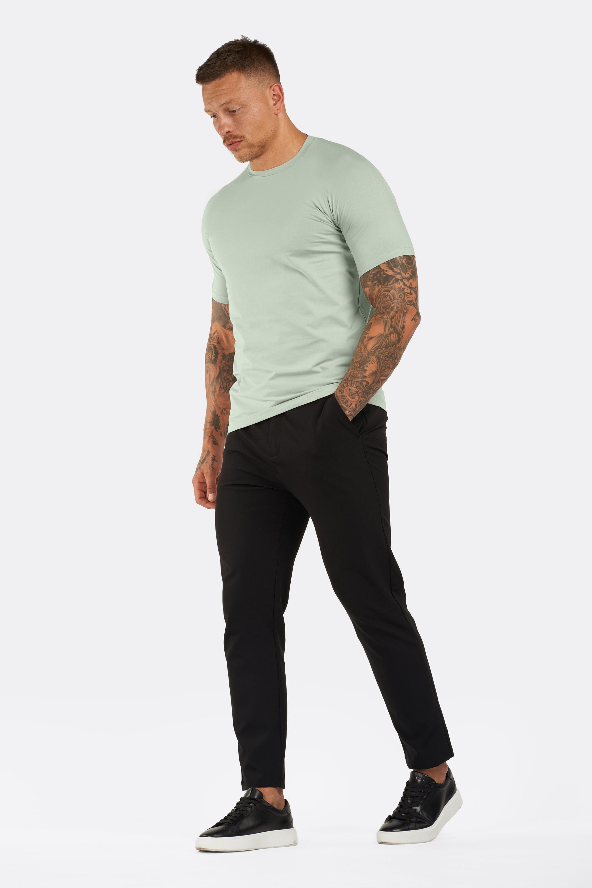 THE ESSENTIAL T-SHIRT