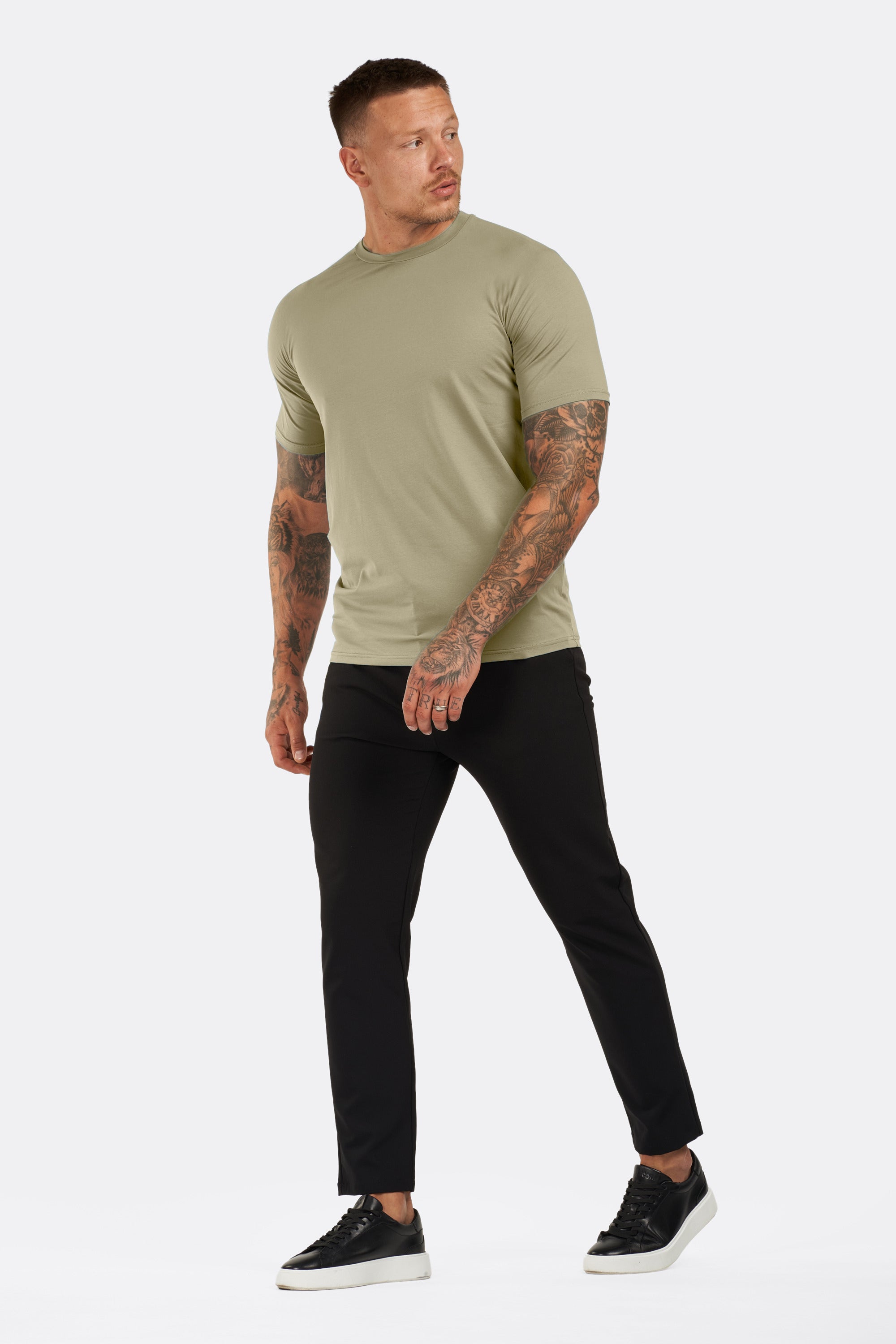 THE ESSENTIAL T-SHIRT