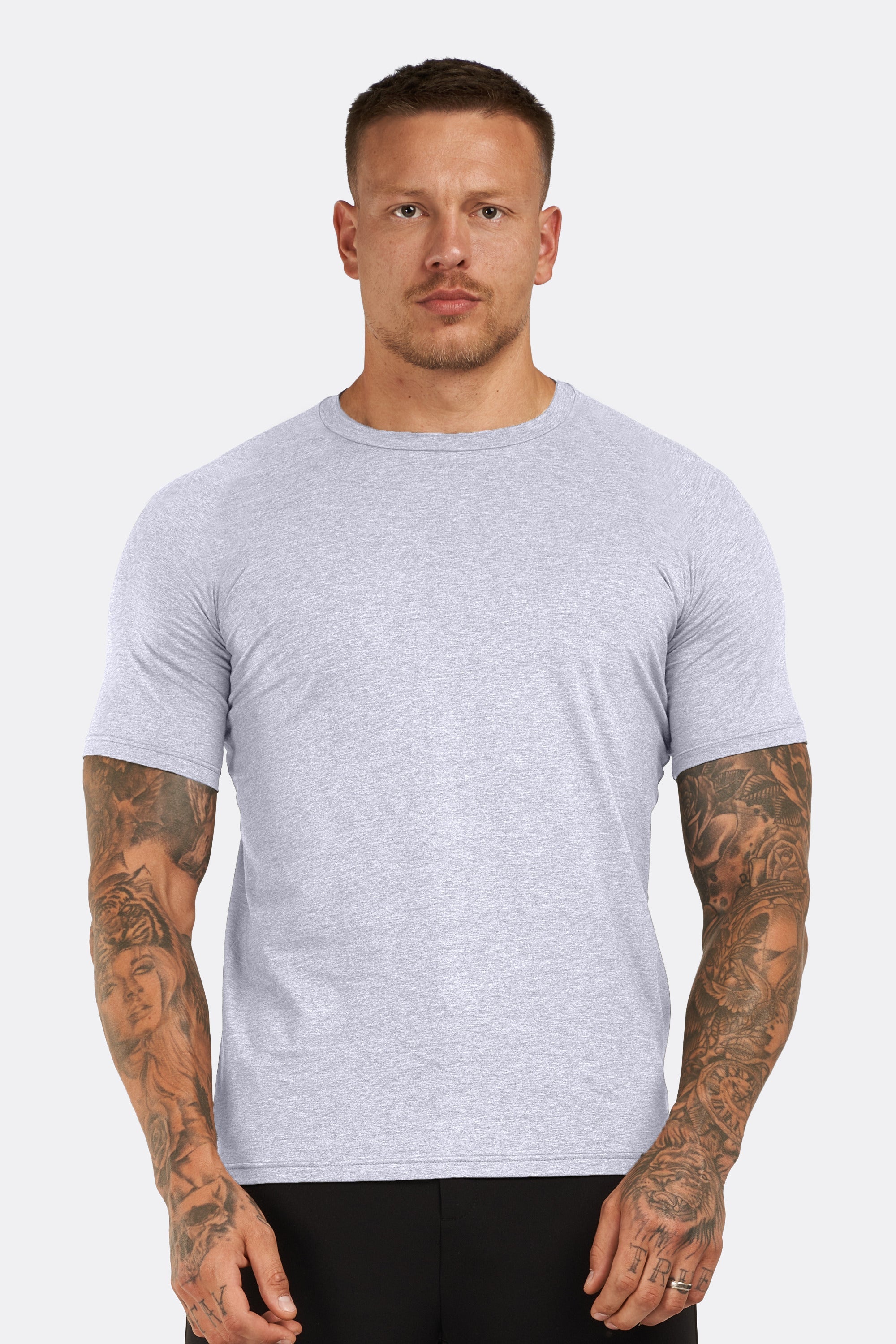 THE ESSENTIAL T-SHIRT