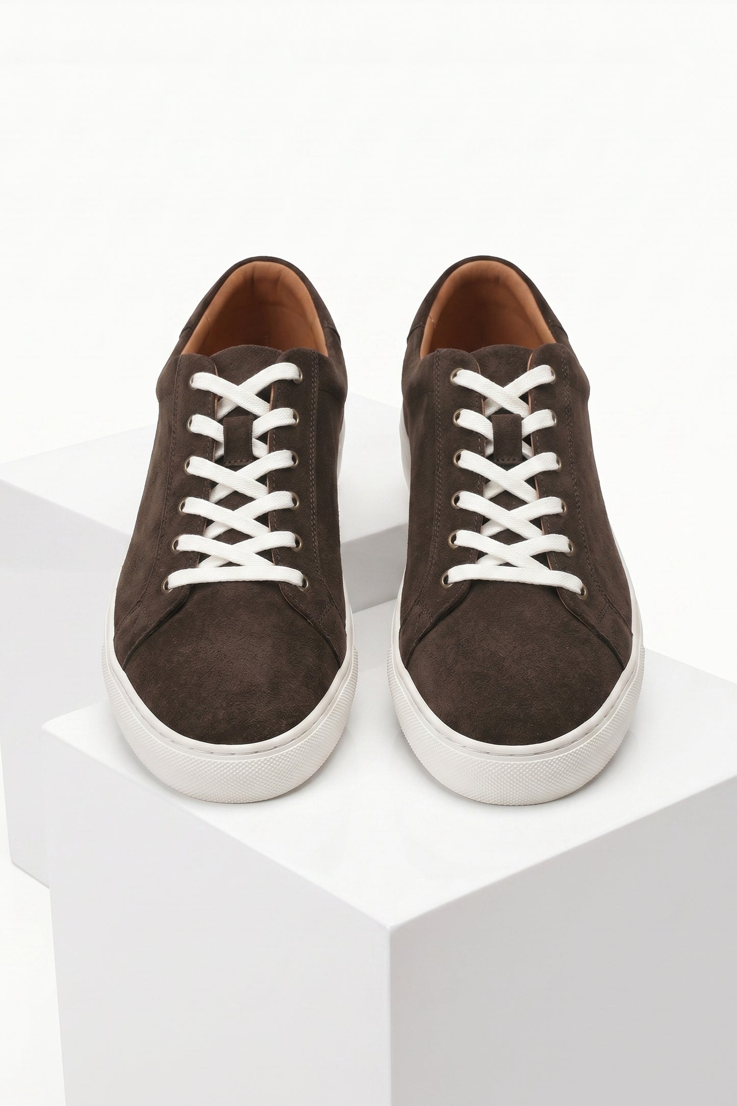 THE LUCCA SUEDE TRAINER