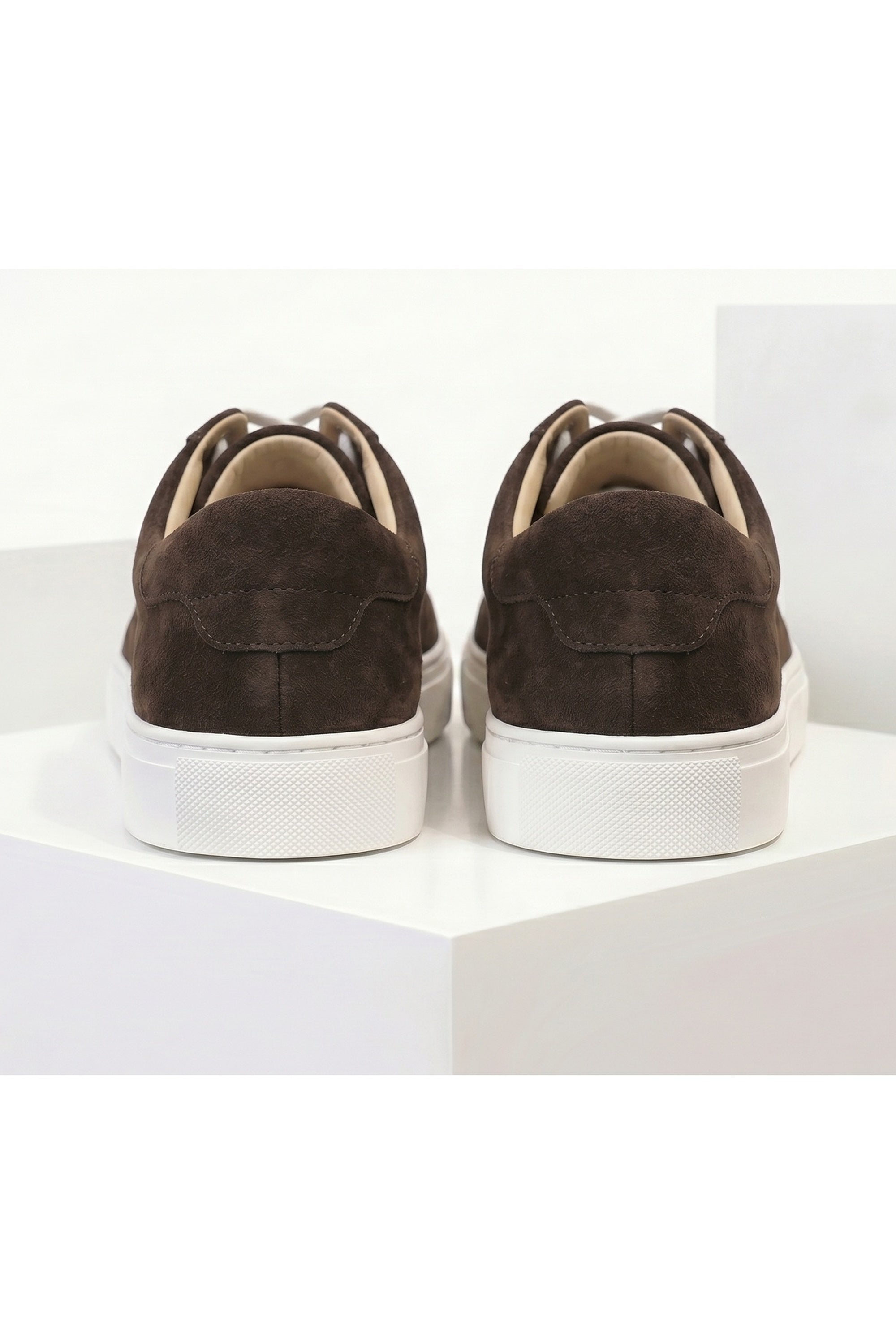 THE LUCCA SUEDE TRAINER